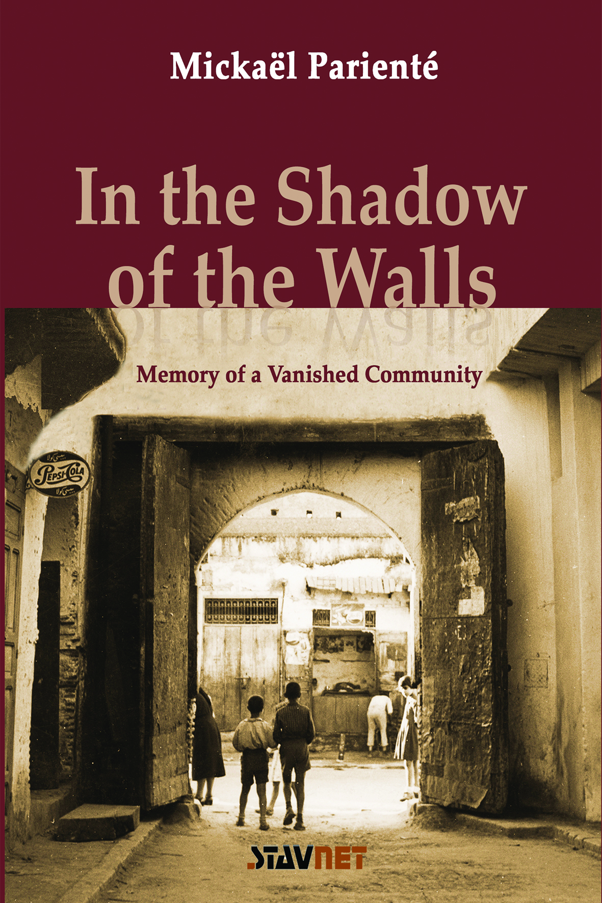 A l'ombre des Murailles - Anglais